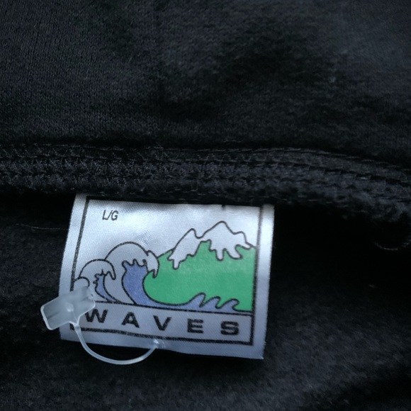 CALGARY FLAMES ZIPUP HOODIE - Picture 3 of 3